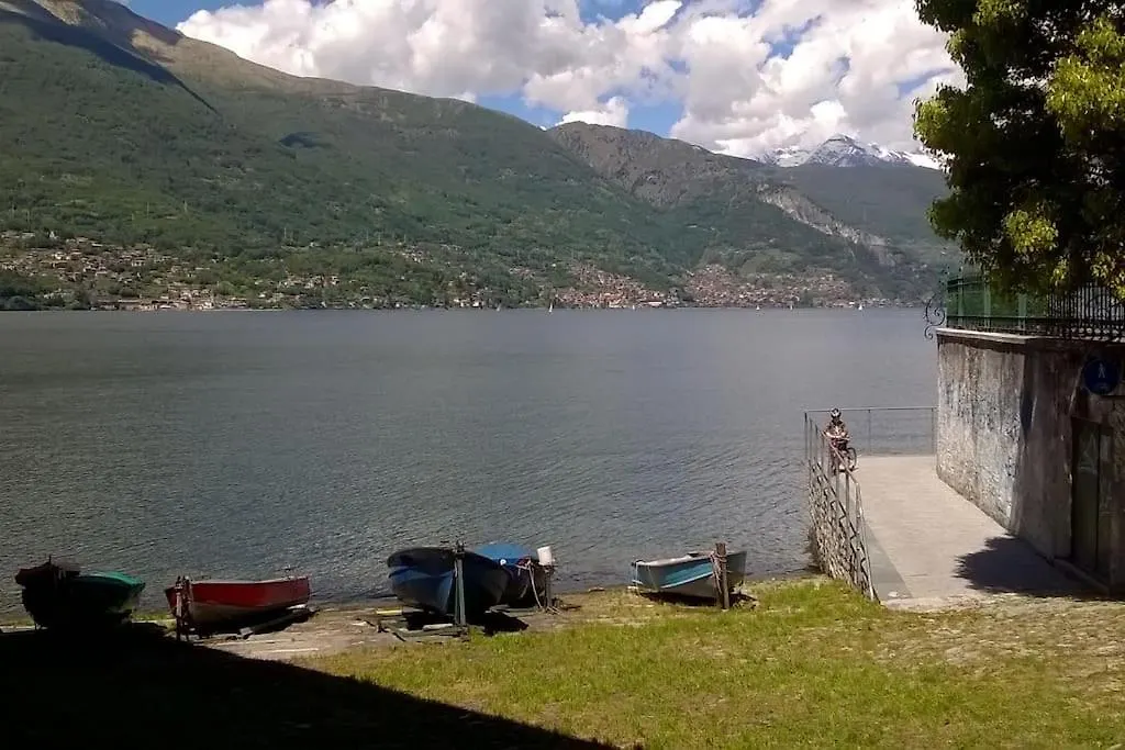 A Step From The Lake Dervio Casa vacanze
