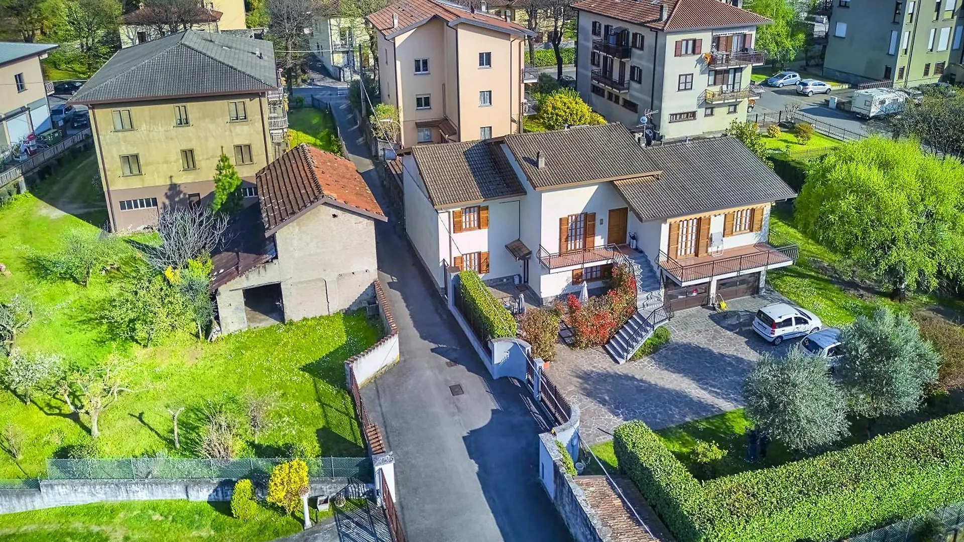 A Step From The Lake Dervio 0*,
